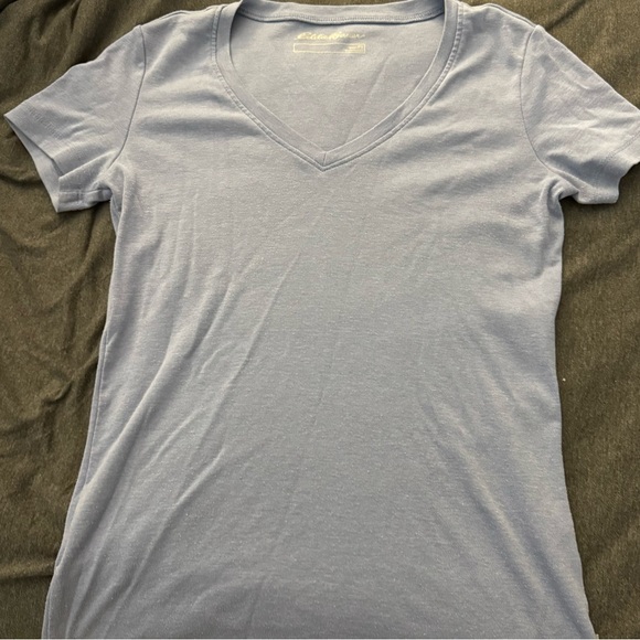 Eddie Bauer Light Blue V-Neck Women's Top - Picture 1 of 2